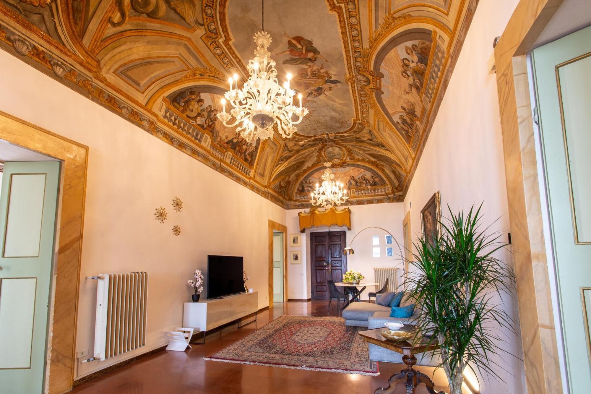 Apartment Imperial - Affreschi Del 1600 *